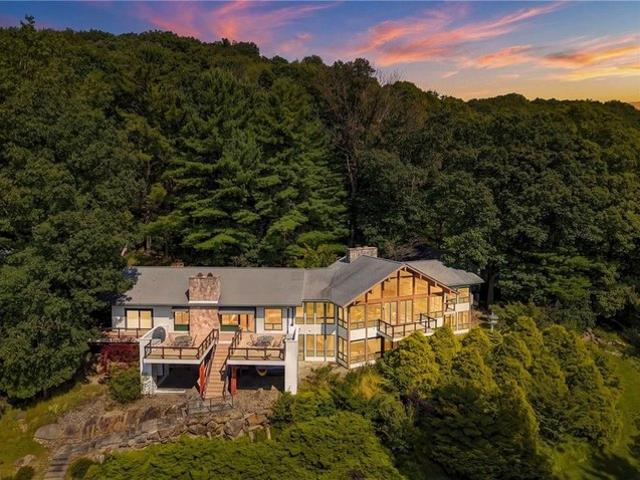 House for sale in Ligonier, Pennsylvania