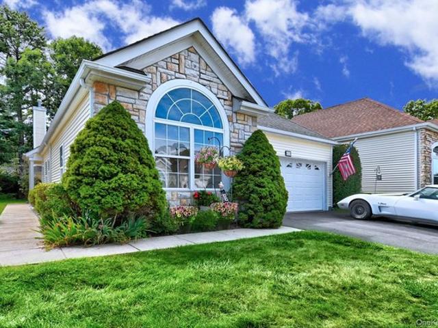 Condo for sale in Centereach, New York