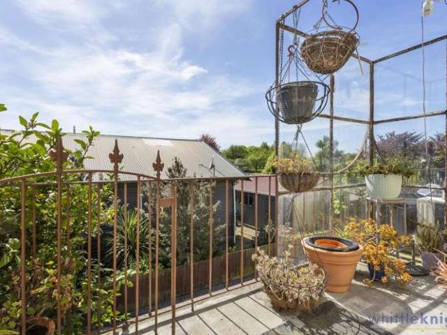 Apartment for sale in Addington, Canterbury