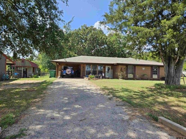 House for sale in Gilchrist, Texas