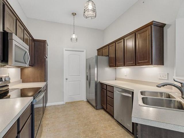 Condo for sale in Paragon Mill, Burlington