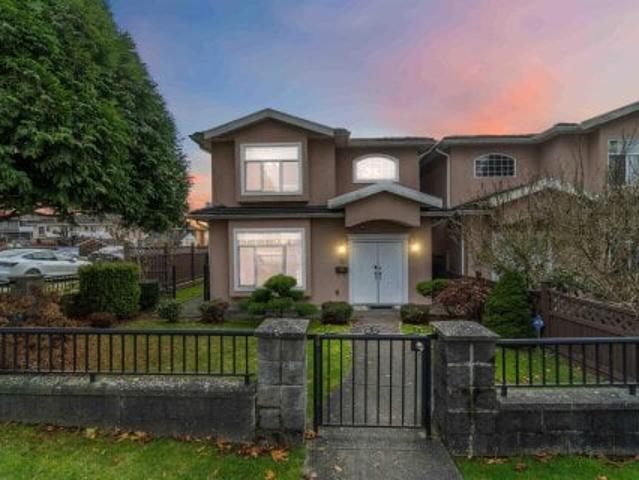 Duplex for sale in Burnaby, British Columbia