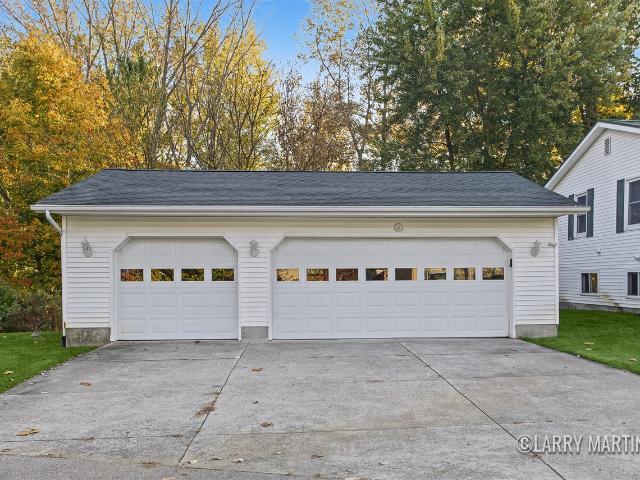 House for sale in Dorr, Dorr Township