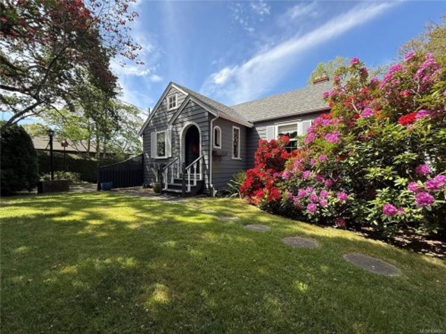 House for sale in Saanich, British Columbia