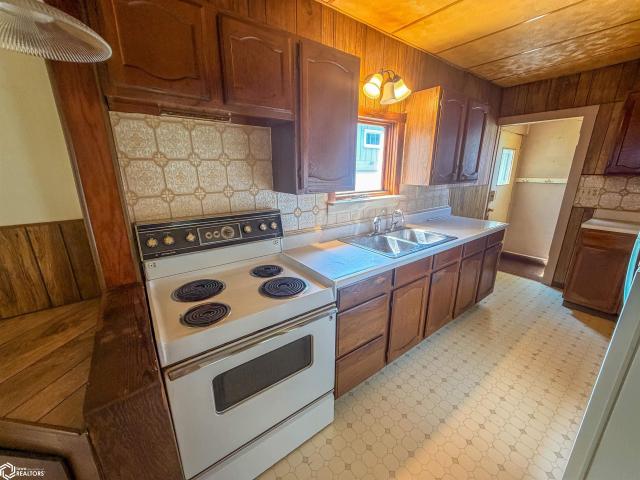 House for sale in Hampton, Iowa