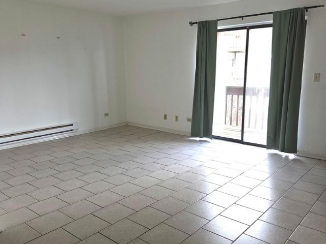 Condo for sale in Mchenry, Illinois