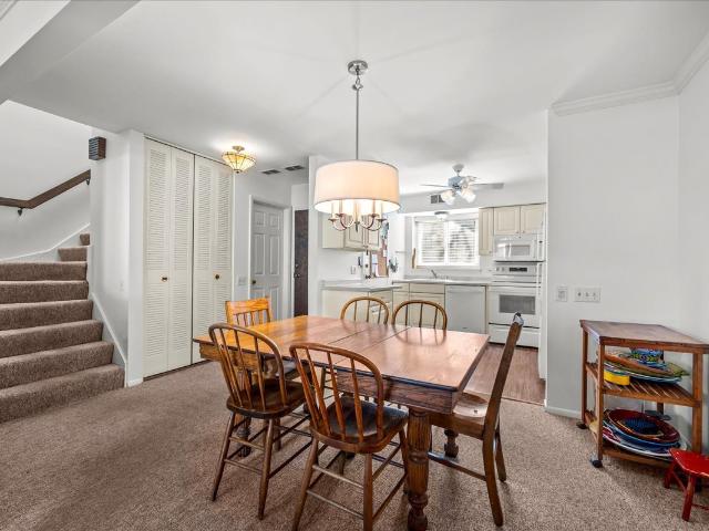 Condo for sale in Deerfield, Illinois