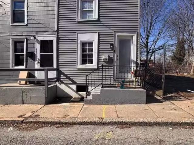 Condo for sale in Lancaster