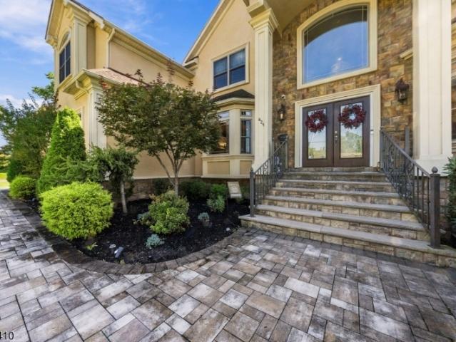 House for sale in Clark, New Jersey