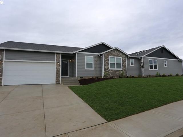 House for sale in Sublimity, Oregon