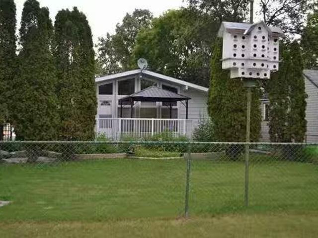 House for sale in Winnipeg Beach, Manitoba