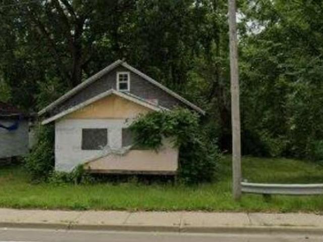 House for sale in Flint, Genesee County