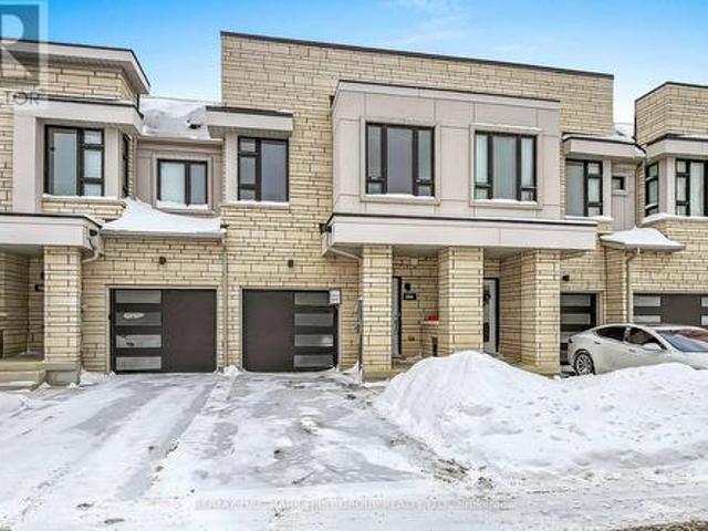 Townhouse for sale in Durham, Ontario