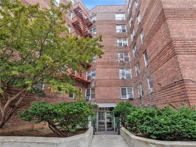 Condo for sale in Elmhurst