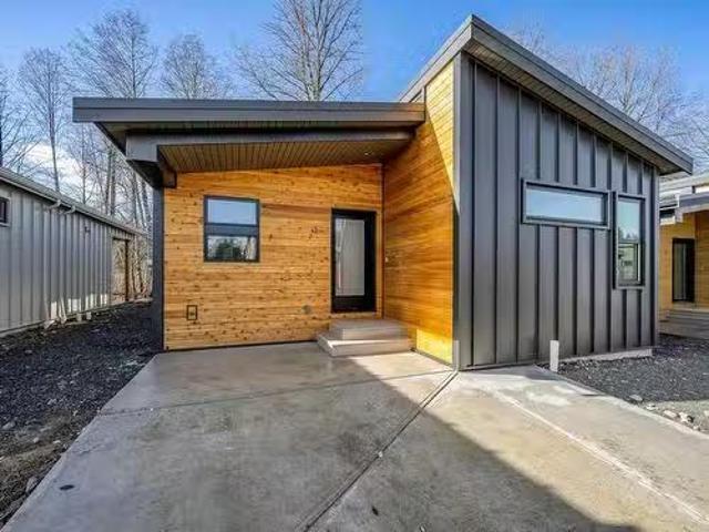 House for sale in Cumberland, British Columbia