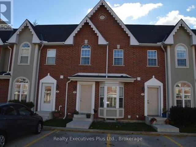 Townhouse for sale in Burlington, Ontario