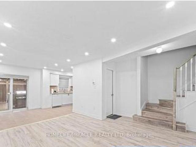 Townhouse for sale in Woburn, Ontario