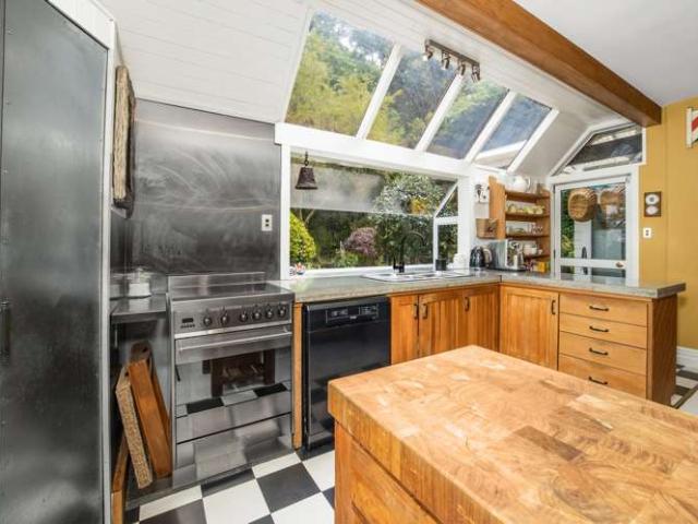 House for sale in Otakou