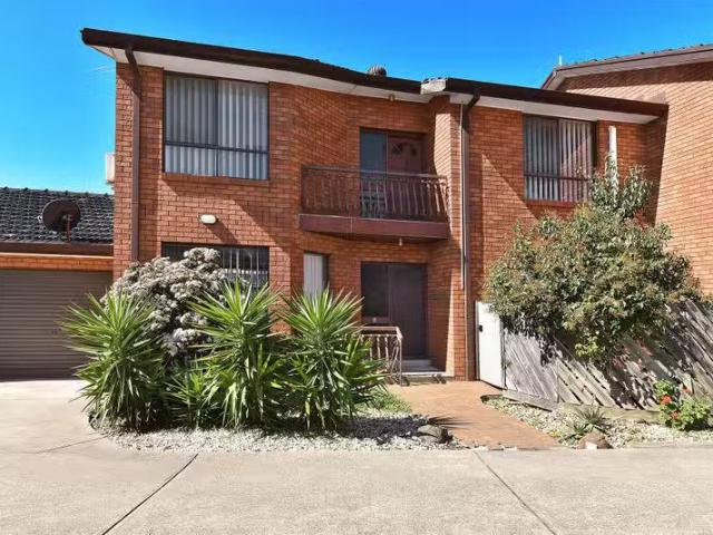 House for rent in Avondale Heights, Victoria