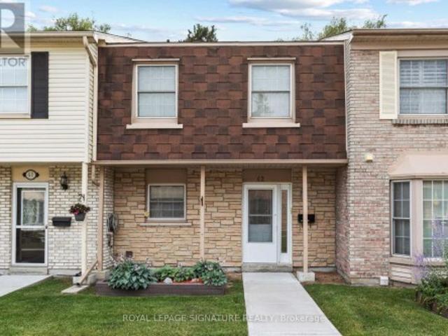 Townhouse for sale in Pickering, Golden Horseshoe