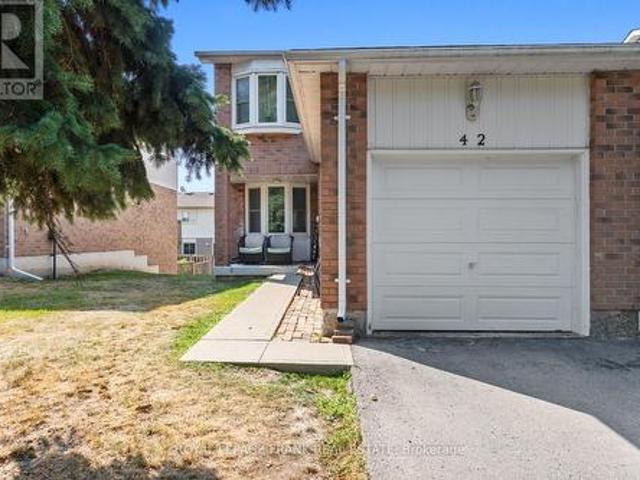 Townhouse for sale in Durham, Ontario