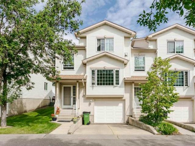 Townhouse for sale in Wedgewood, Alberta