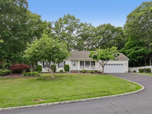 House for sale in Centereach, New York