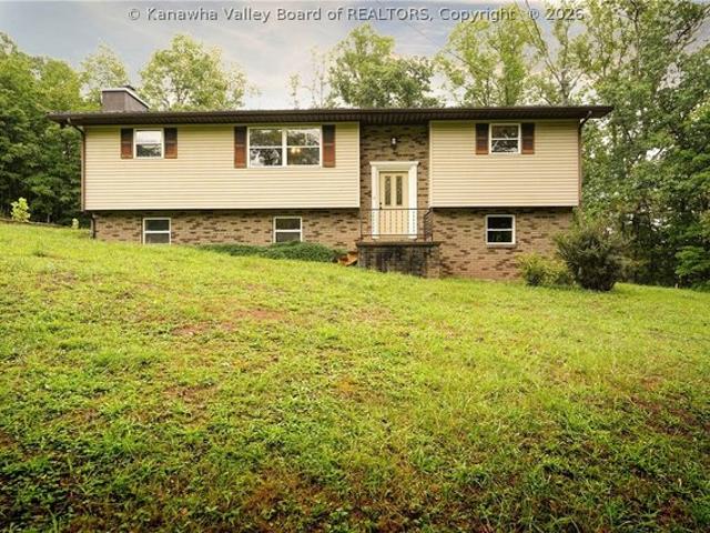 House for sale in Clendenin, West Virginia