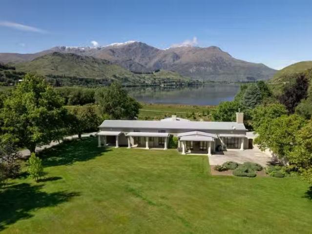House for sale in Otakou