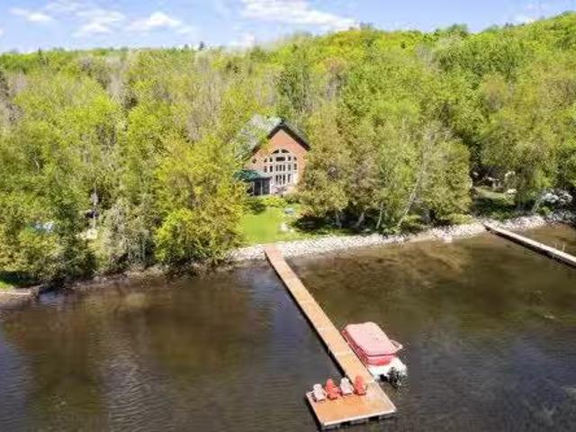 House for sale in La Vallée-de-la-gatineau, Quebec