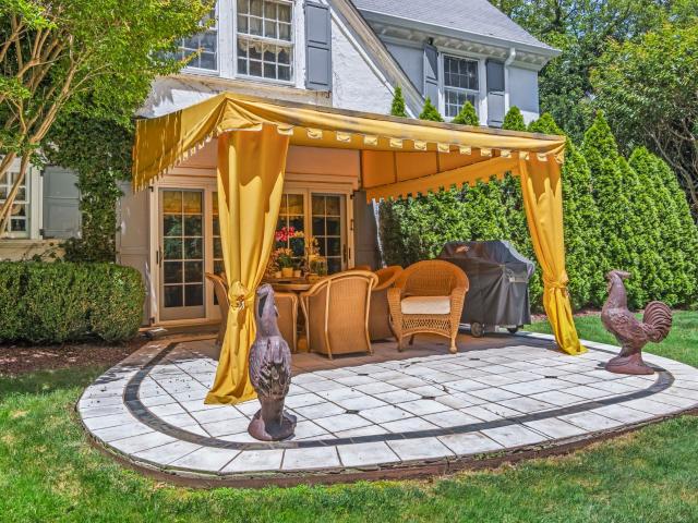 House for sale in Old Westbury