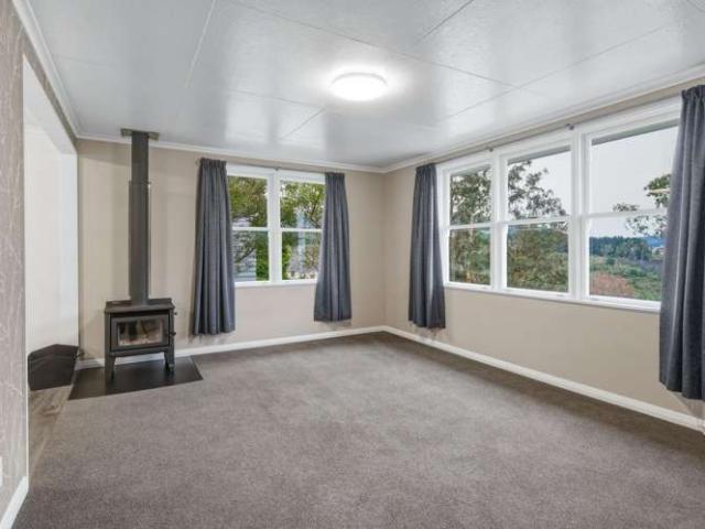 House for sale in Otakou
