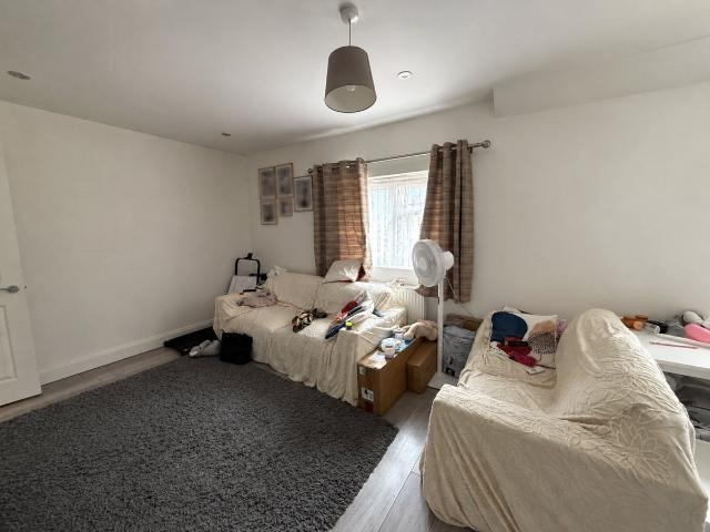 Apartment for rent in London Borough of Croydon, Purley