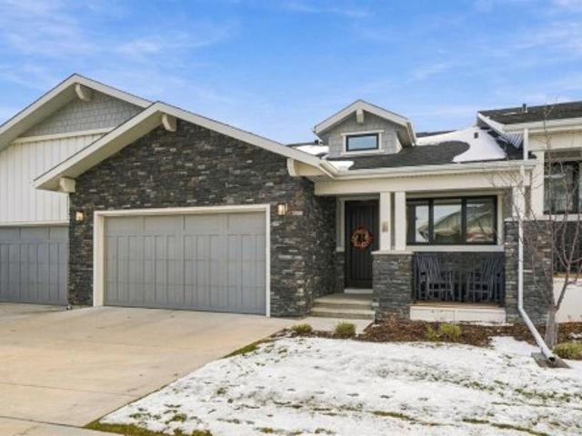 Townhouse for sale in Crestmont, Calgary
