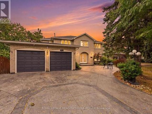 House for sale in Brampton, Golden Horseshoe