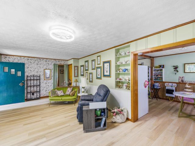 House for sale in DePriest Bend, Lobelville