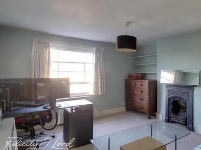 Apartment for rent in Stockwell, Greater London