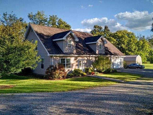 House for sale in Ulster, Ulster Township
