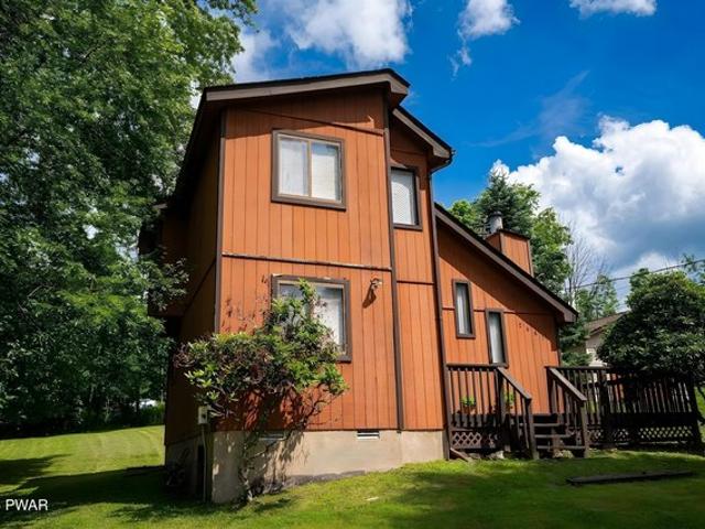 House for sale in Lake Ariel, Pennsylvania