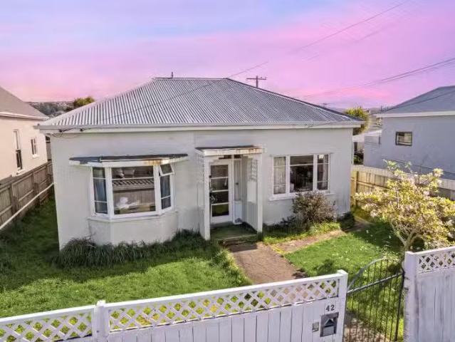 House for sale in Otakou
