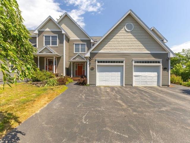 Townhouse for sale in Auburn, Maine