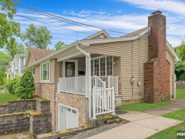 House for sale in Cresskill, New Jersey