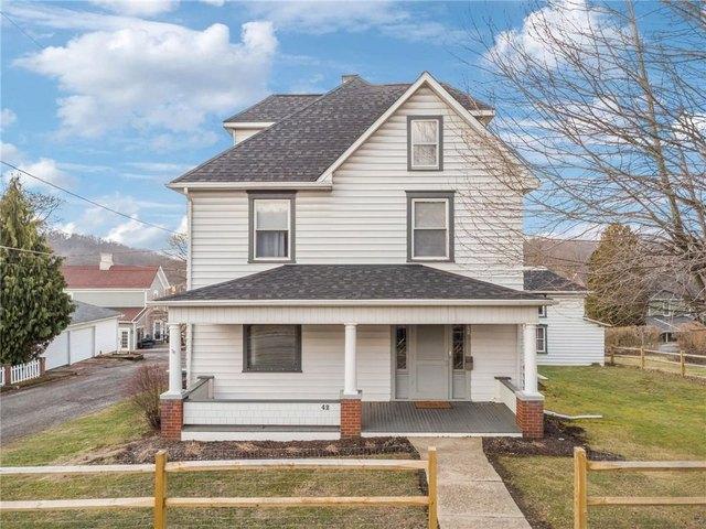 House for sale in Burgettstown, Pennsylvania