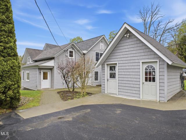 House for sale in Bolton Landing, Town of Bolton