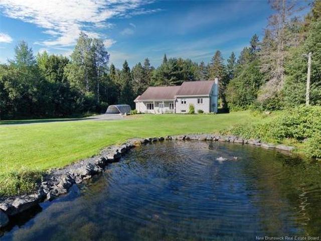 House for sale in Bathurst, New Brunswick