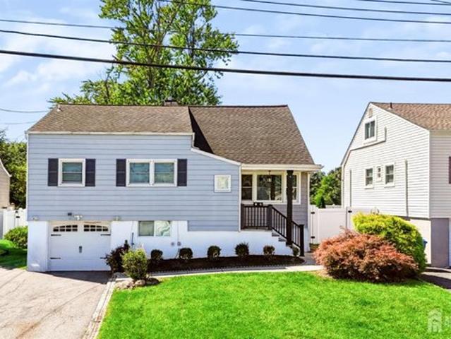 House for sale in Avenel, New Jersey