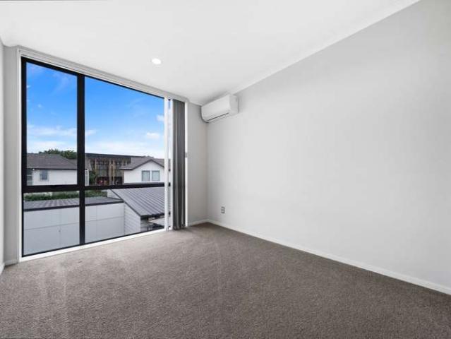 Townhouse for rent in Papakura