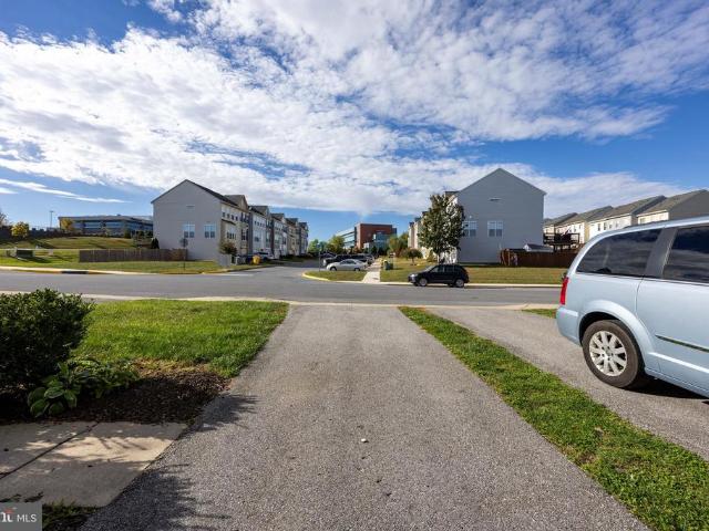 Townhouse for sale in Falling Waters, West Virginia
