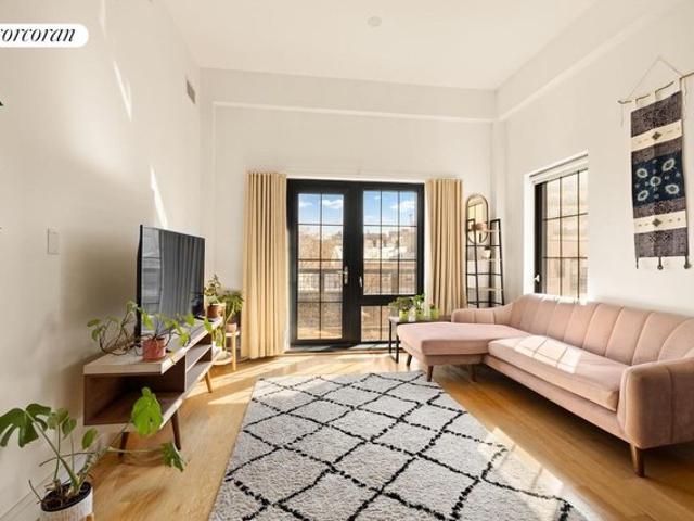 Condo for sale in Arverne, New York