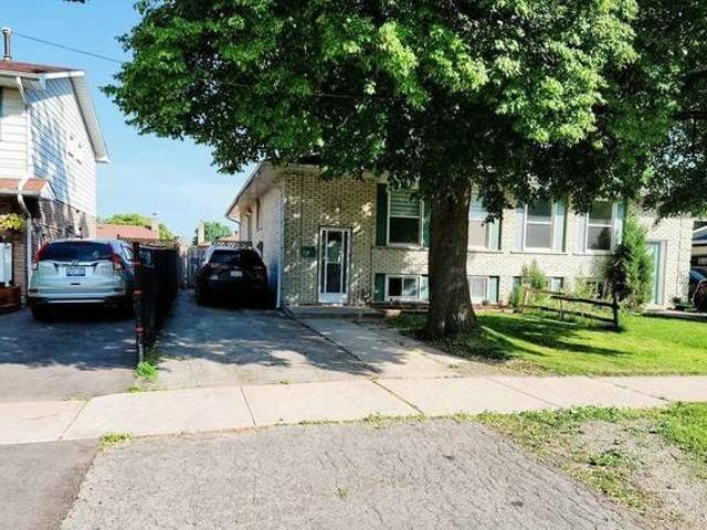 House for rent in Oakville